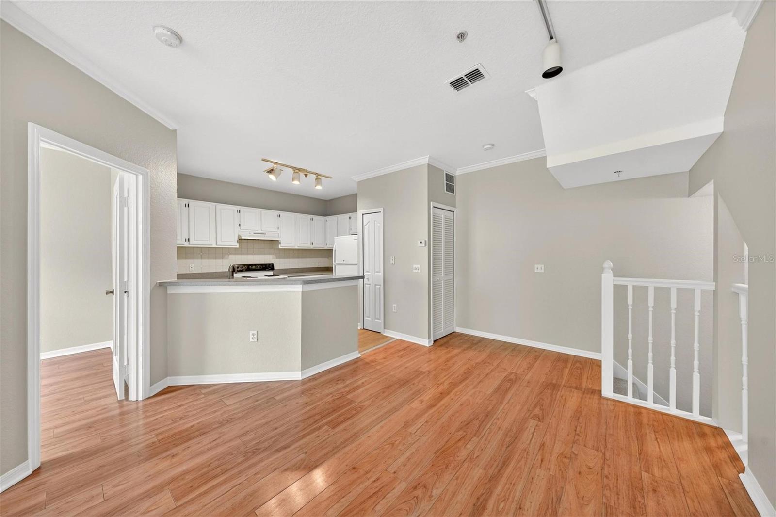 VISCONTI EAST BLDG 27 - Residential