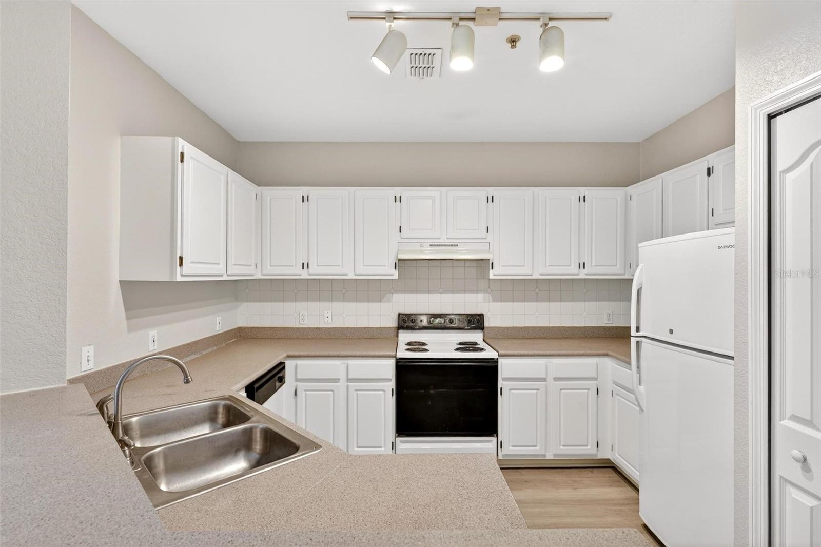 VISCONTI EAST BLDG 27 - Residential