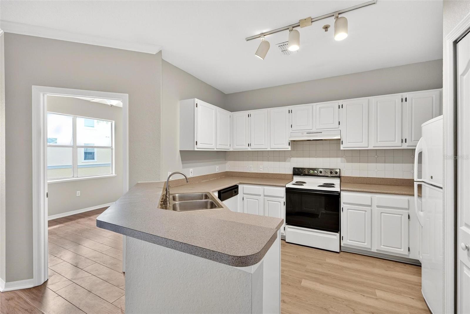 VISCONTI EAST BLDG 27 - Residential