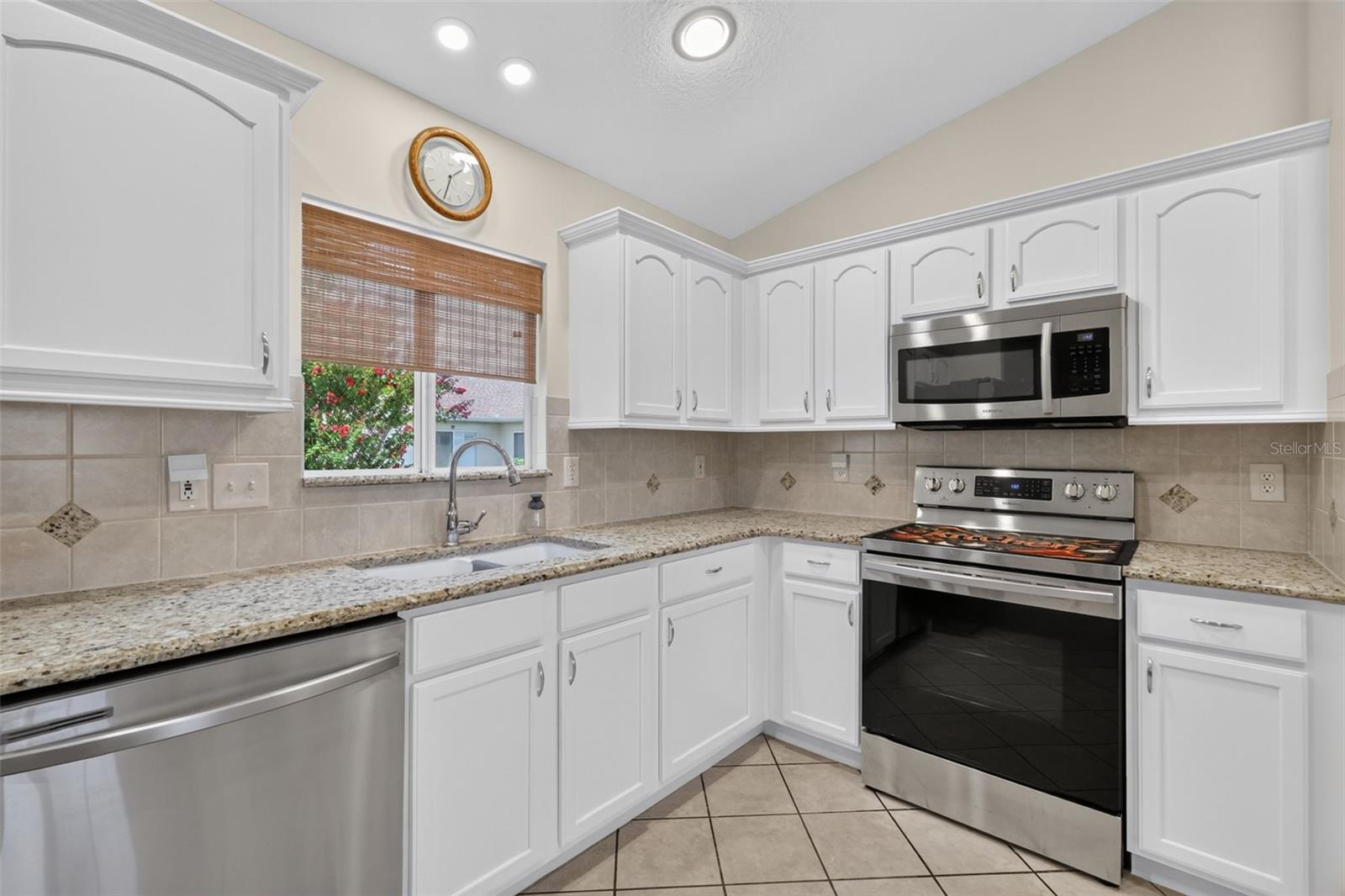 SPRUCE CREEK COUNTRY CLUB CANDLESTONE 02 - Residential