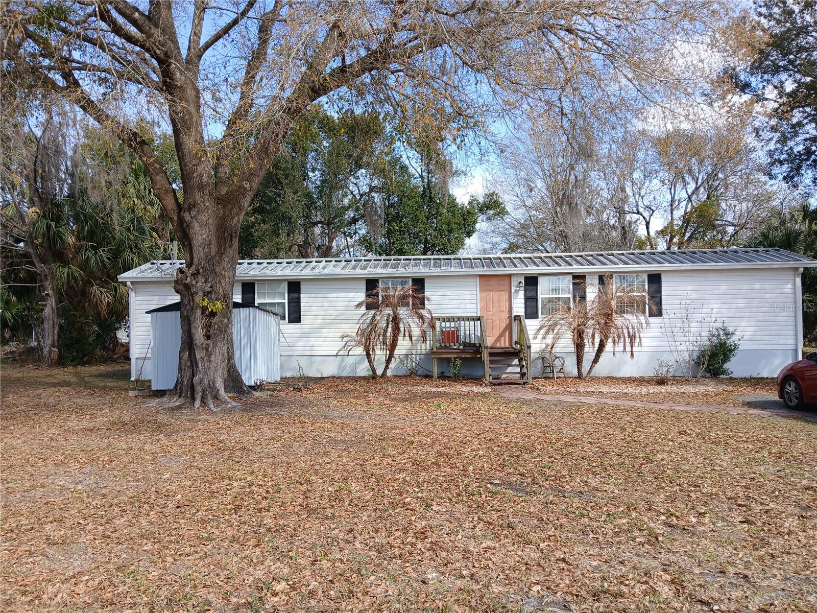 Come take a look at this cute home with a split floor plan. The home features 2 bedrooms and 2 full bathrooms, with the a/c  upgraded to mini splits in 2017, the roof over was done in 2022 all just a few minutes from downtown Inverness where you can find lots of shopping and dining. Lake Henderson is also near downtown Inverness so bring all of your water toys.