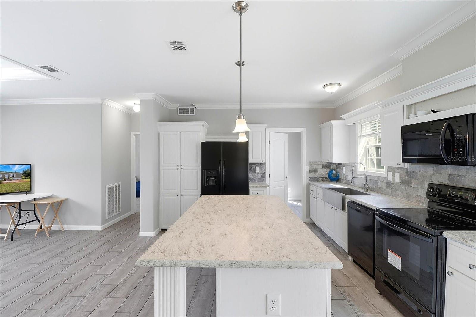 DERBY OAKS - Residential