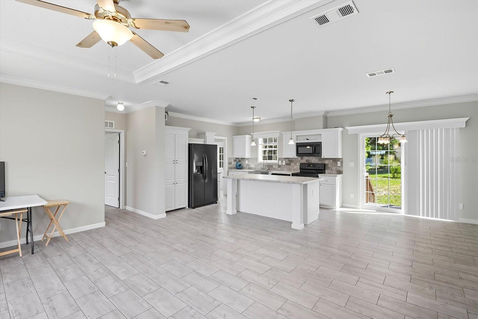 DERBY OAKS - Residential