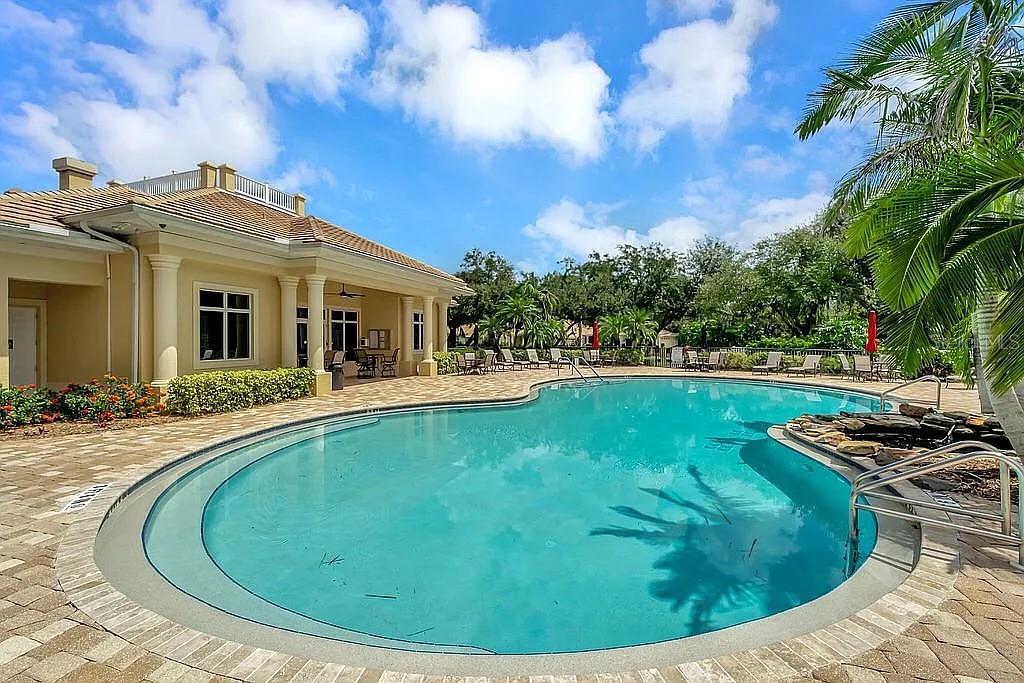 VILLAS AT CHARLESTON PARK - Residential