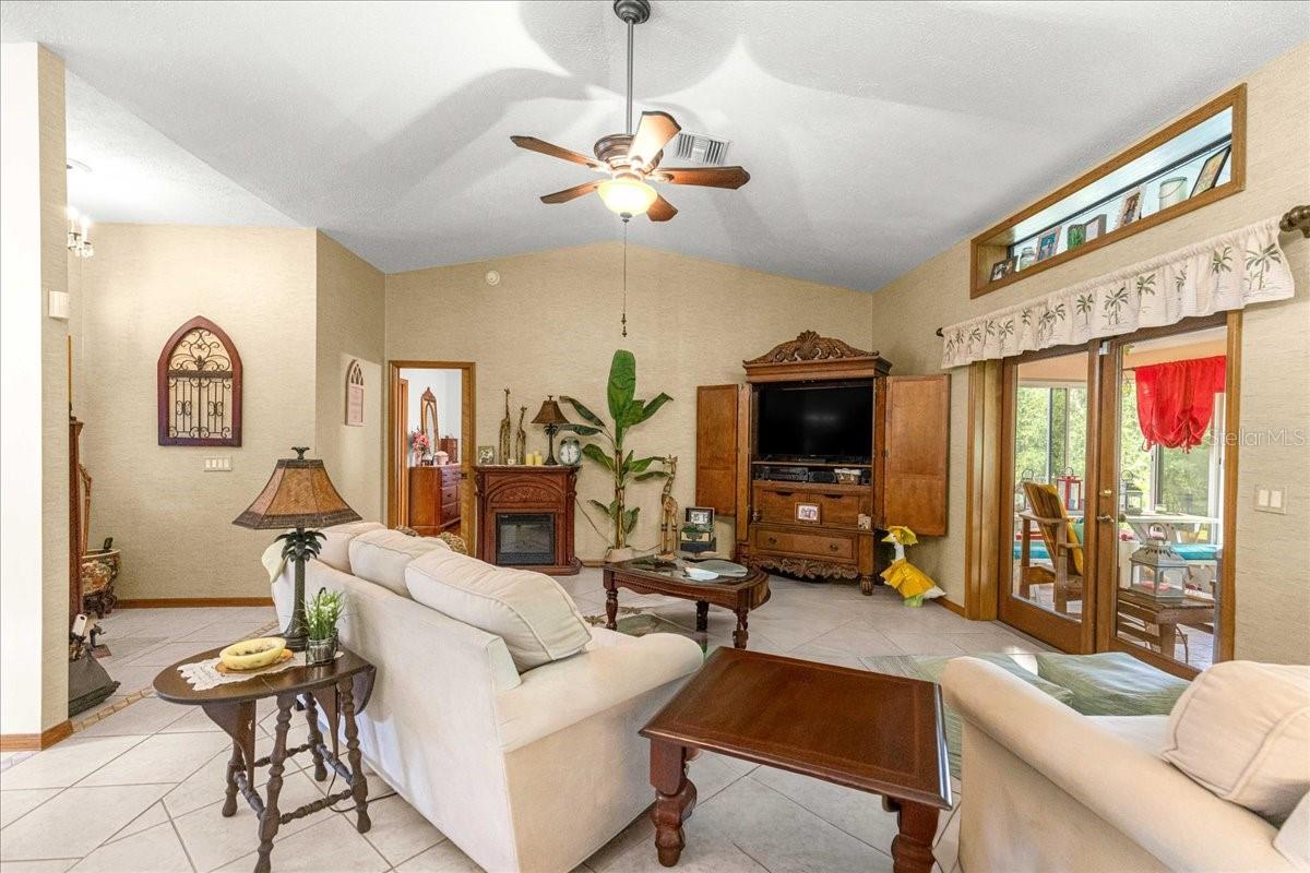 SUNRISE LAKE ESTATES - Residential