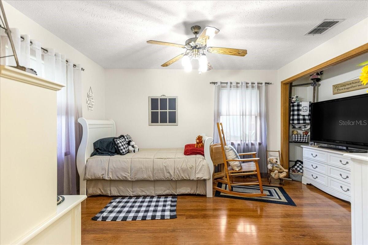 SUNRISE LAKE ESTATES - Residential