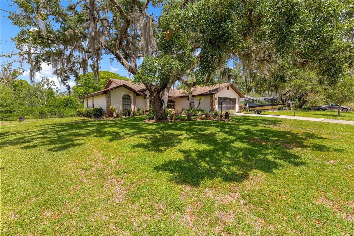 SUNRISE LAKE ESTATES - Residential