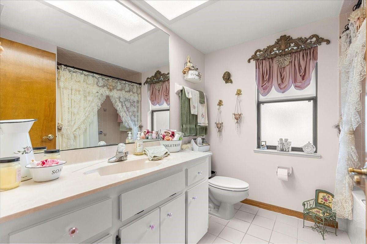 SUNRISE LAKE ESTATES - Residential