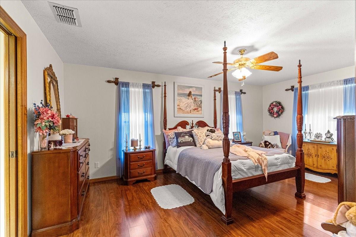 SUNRISE LAKE ESTATES - Residential