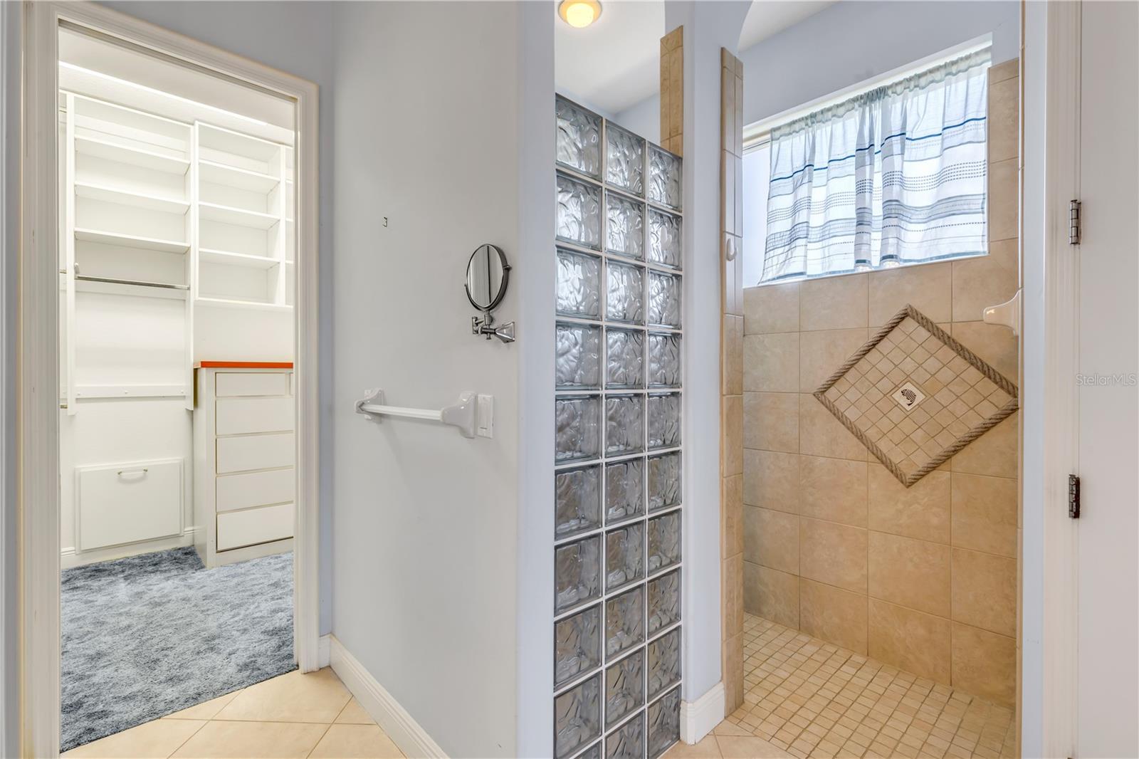 VENEZIA UNIT 02 - Residential
