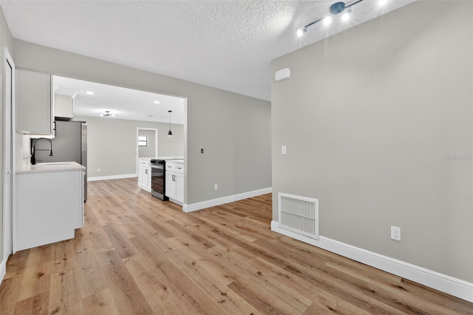 DELTONA LAKES UNIT 05 - Residential