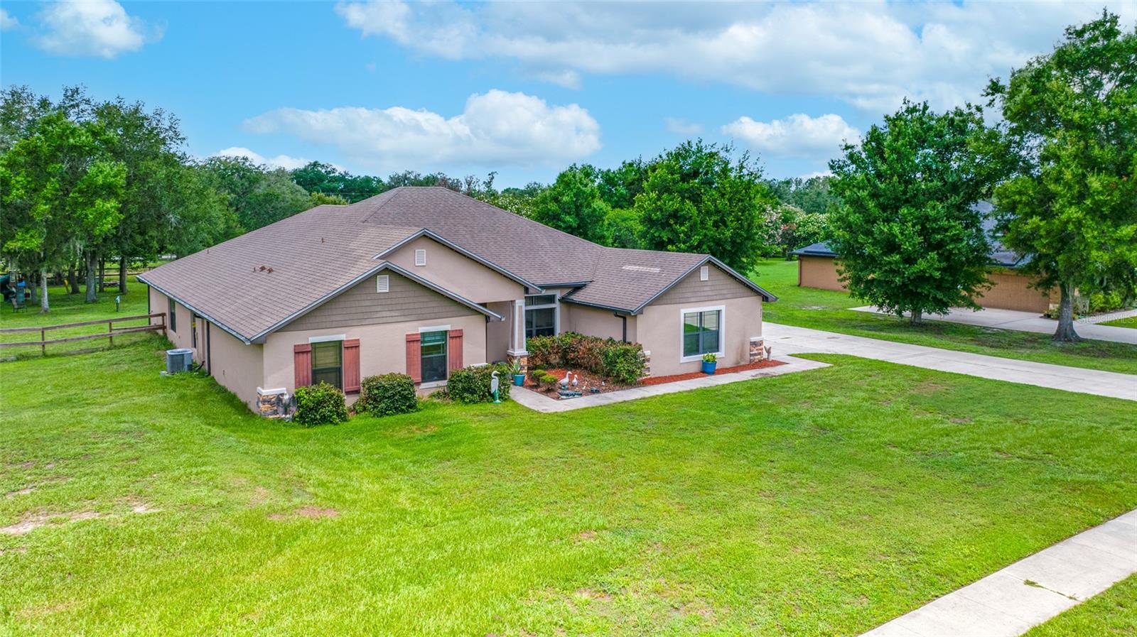 AUSTIN WOODS - Residential