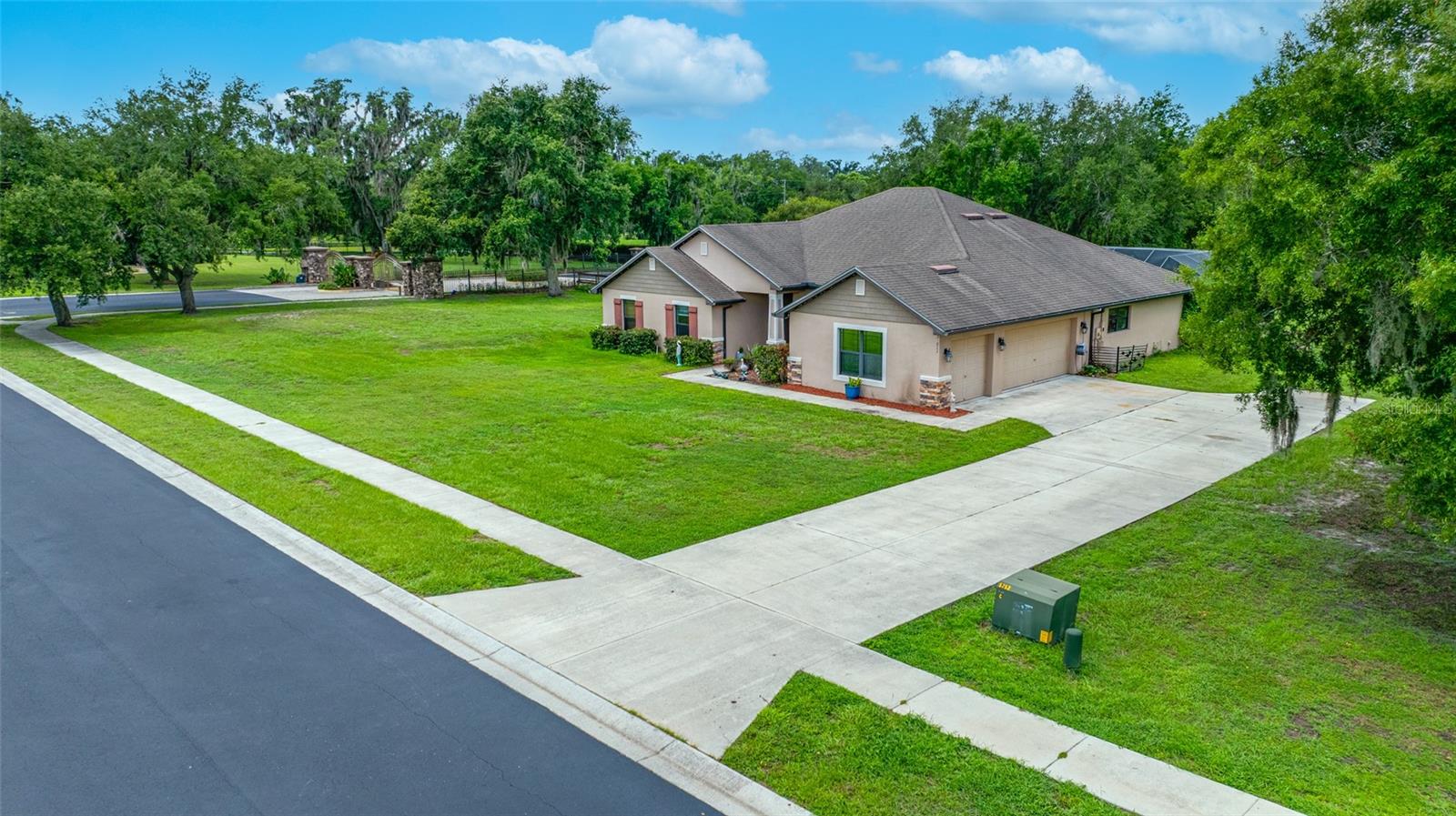 AUSTIN WOODS - Residential
