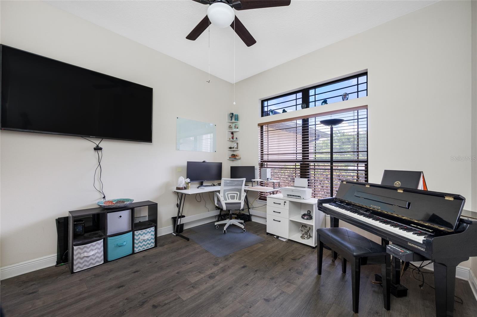 AUSTIN WOODS - Residential