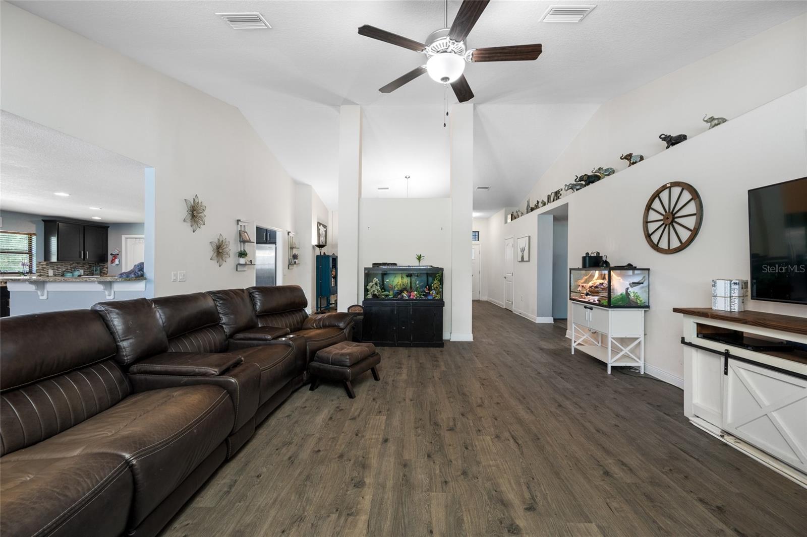AUSTIN WOODS - Residential