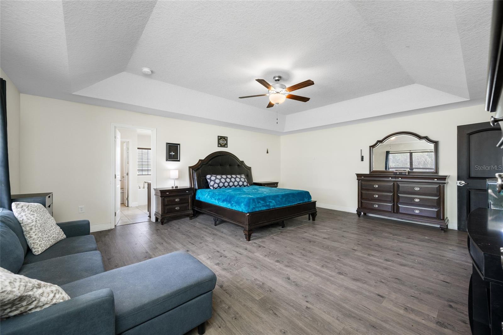 AUSTIN WOODS - Residential