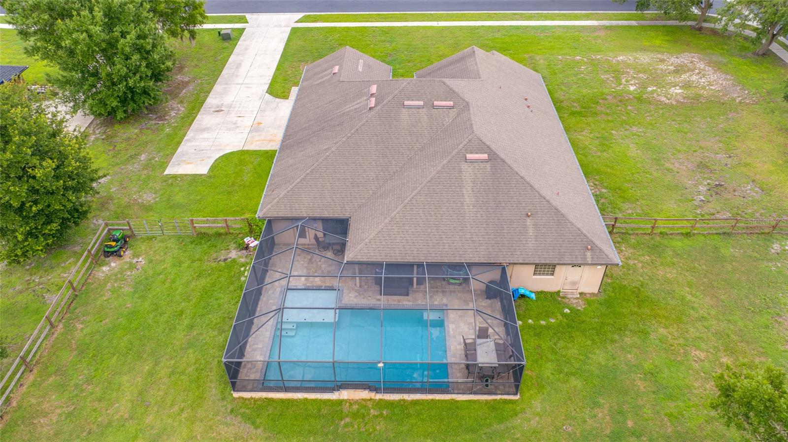 AUSTIN WOODS - Residential