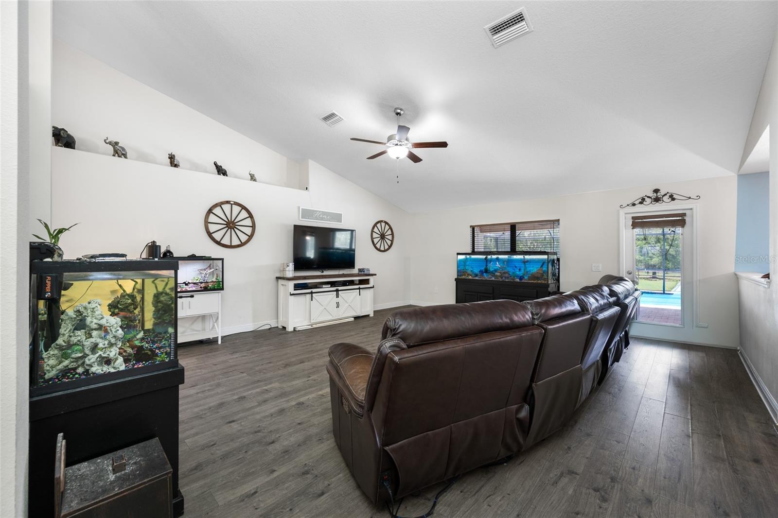 AUSTIN WOODS - Residential
