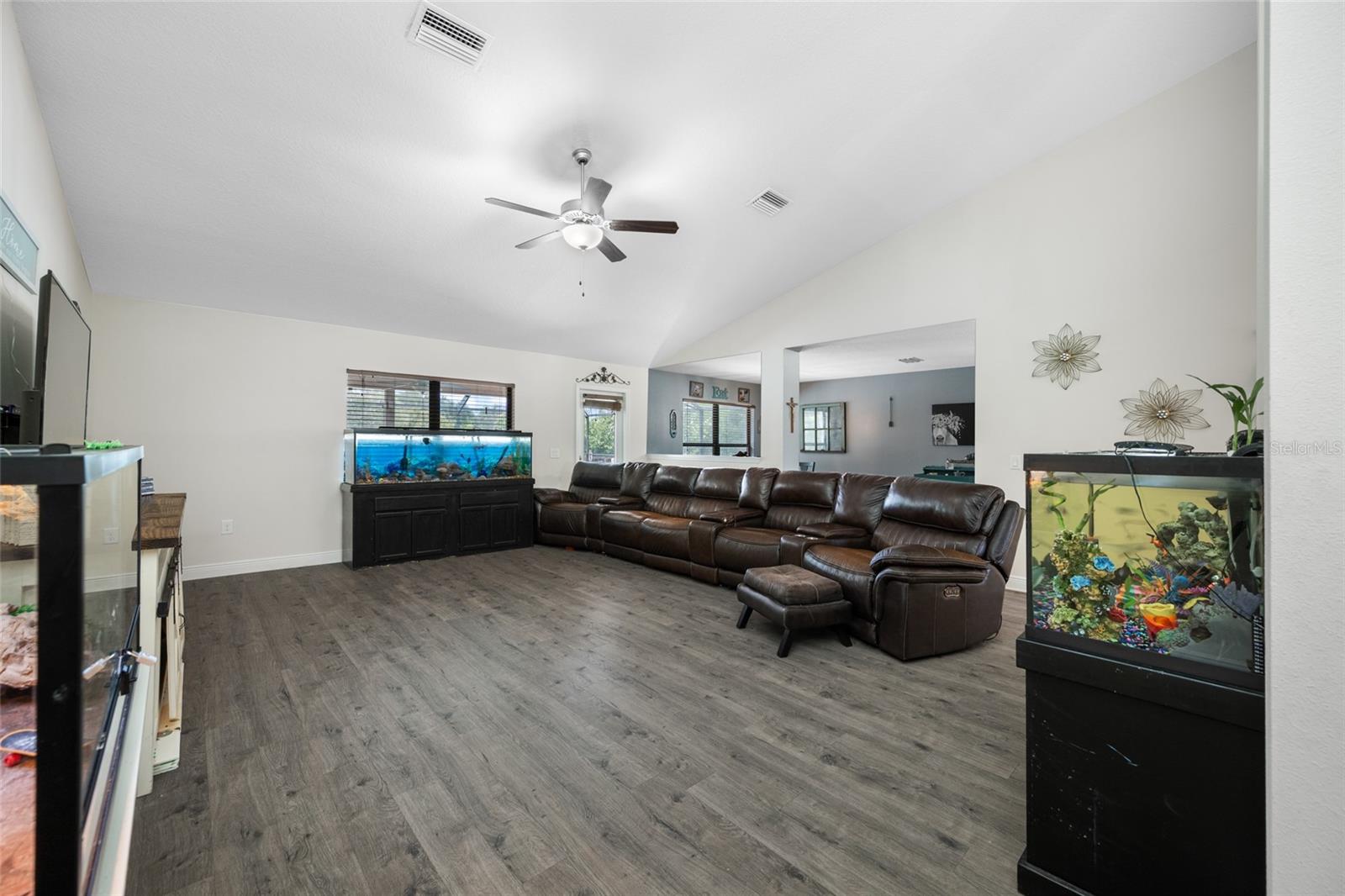 AUSTIN WOODS - Residential