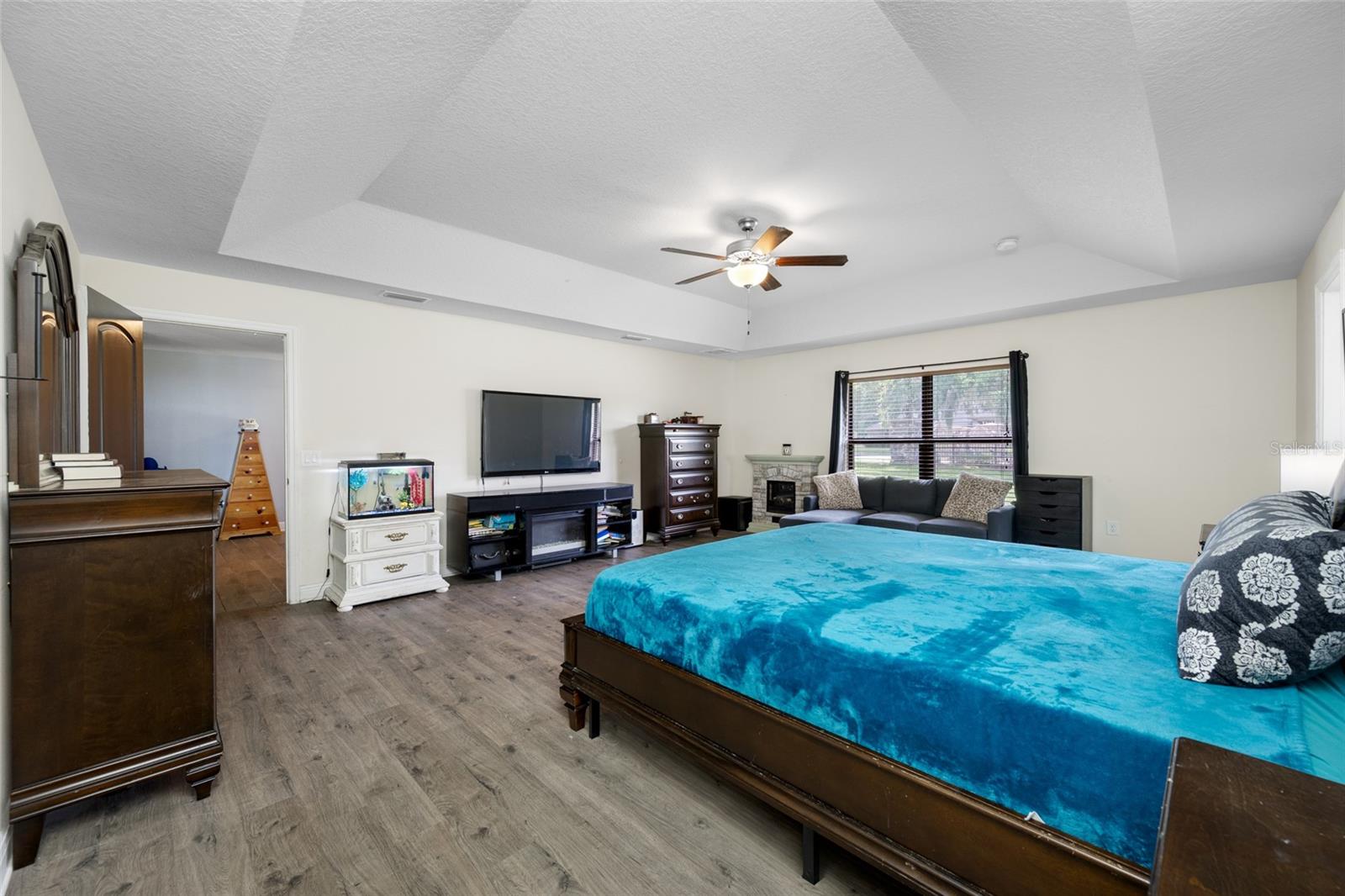 AUSTIN WOODS - Residential