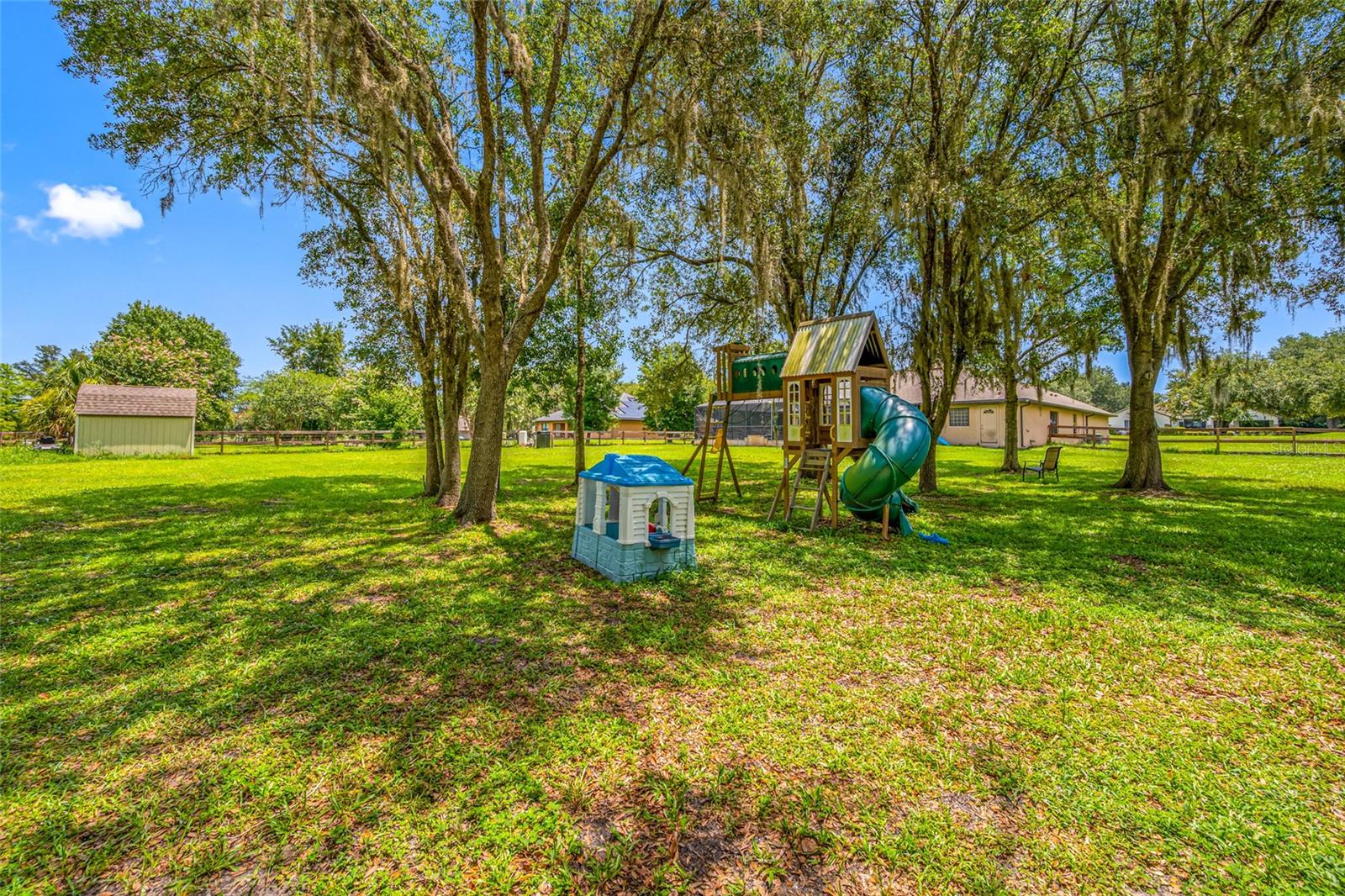 AUSTIN WOODS - Residential