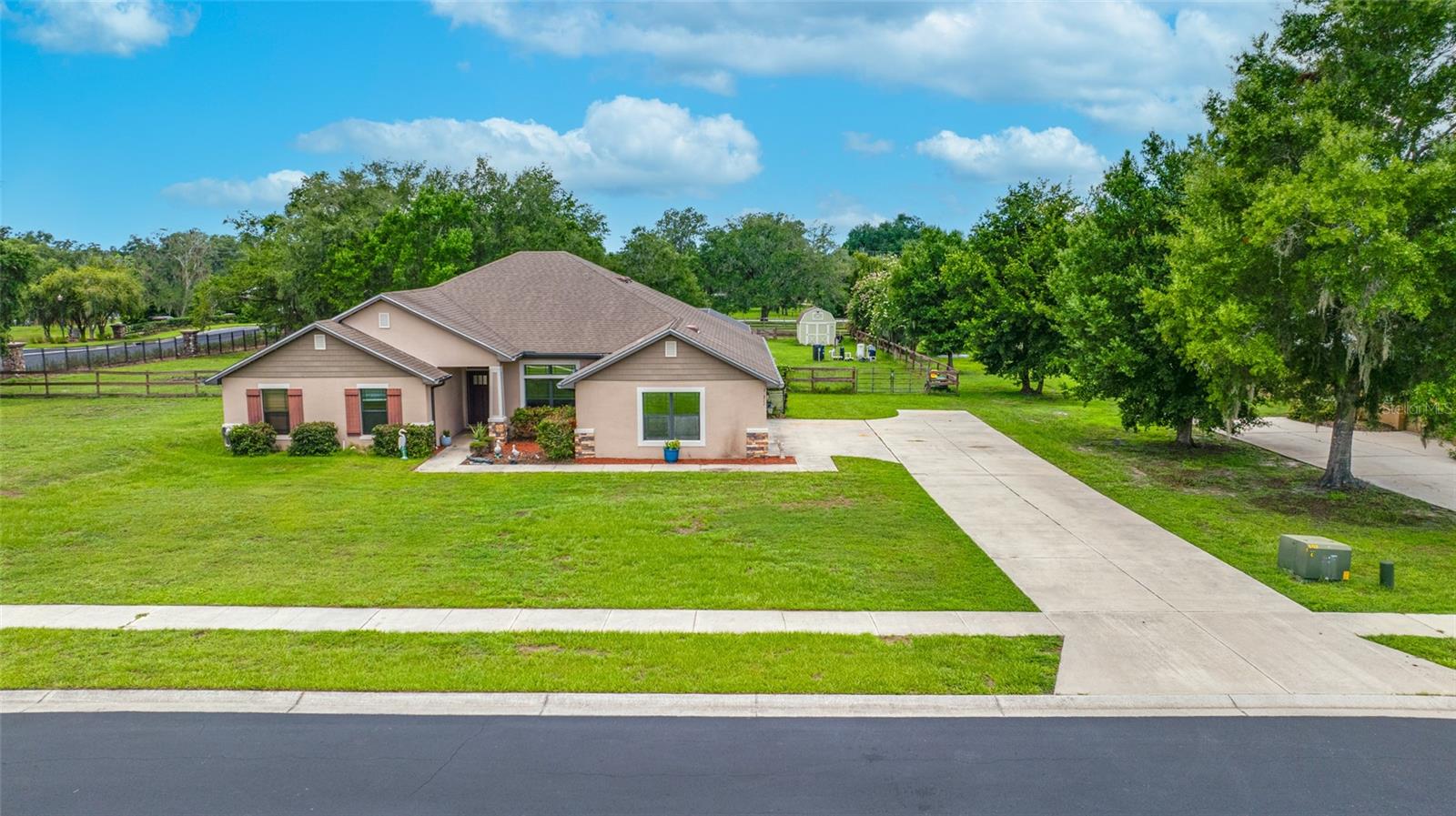 AUSTIN WOODS - Residential