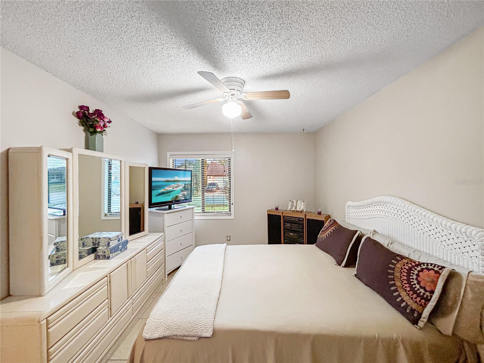 STERLING OAKS - Residential