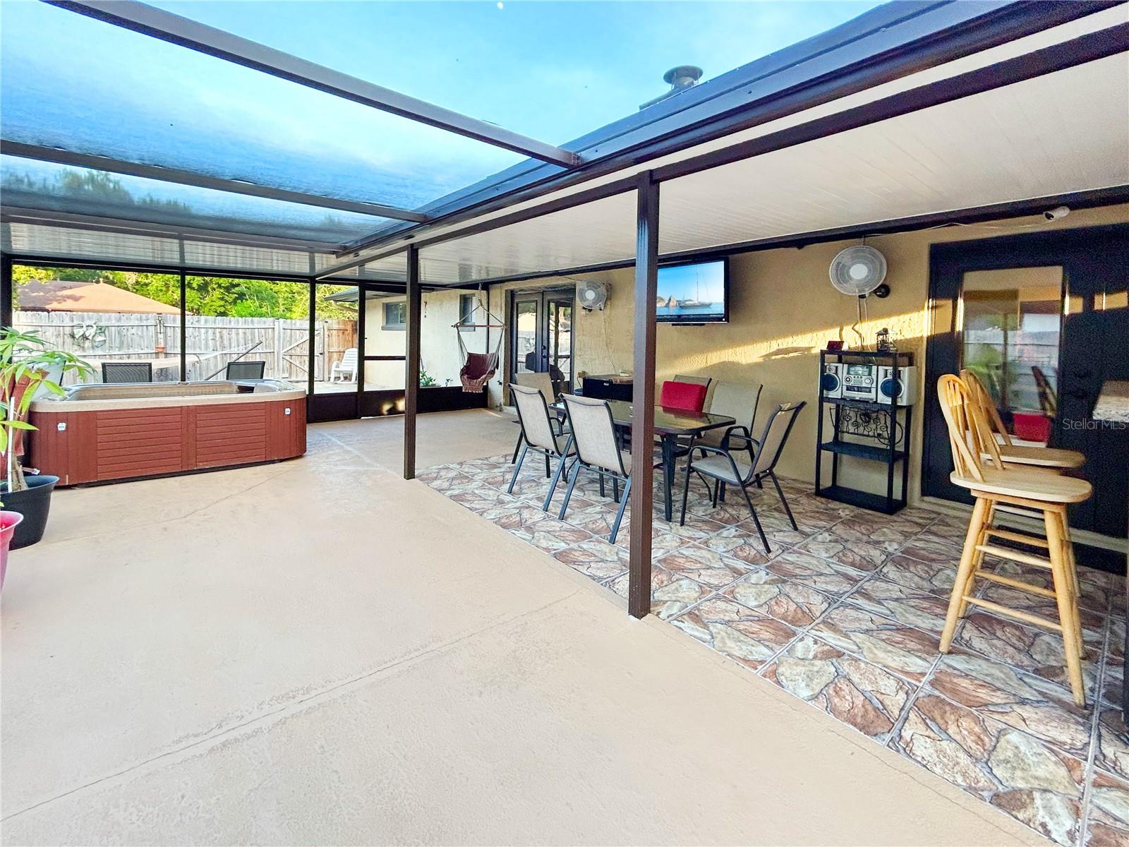 STERLING OAKS - Residential