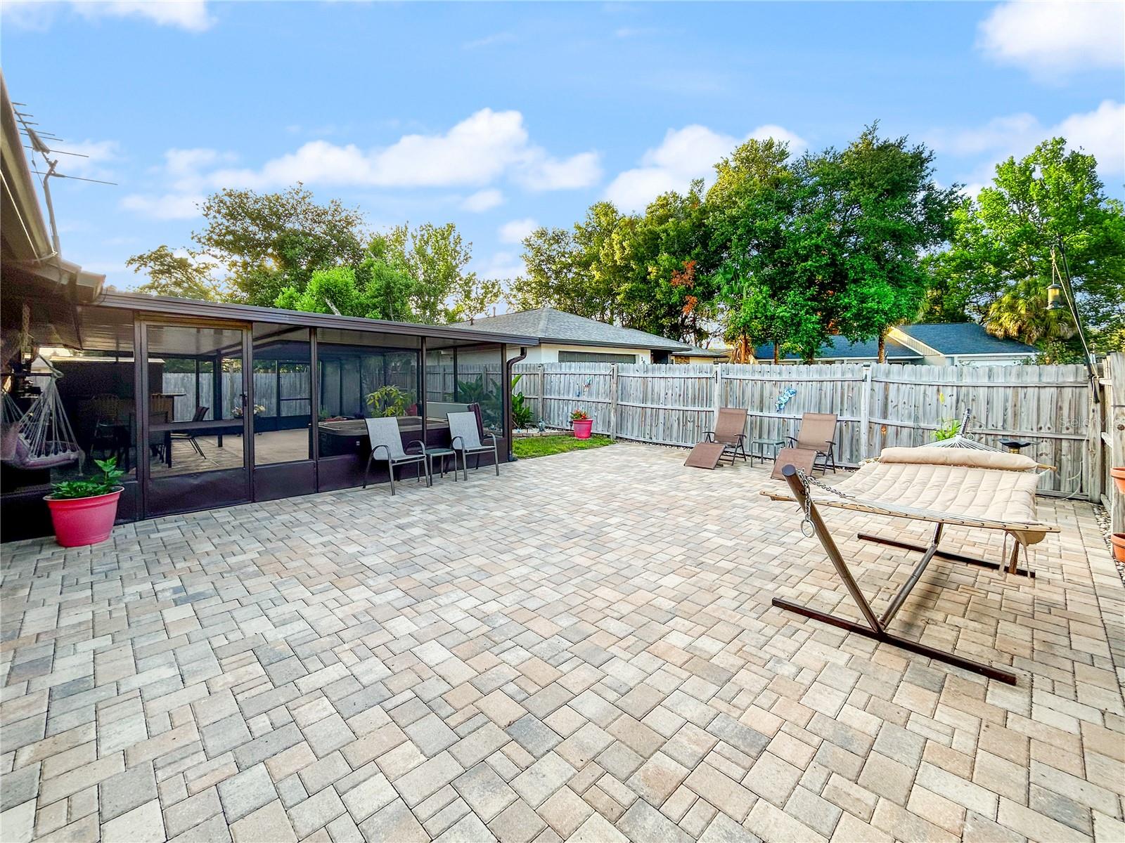 STERLING OAKS - Residential