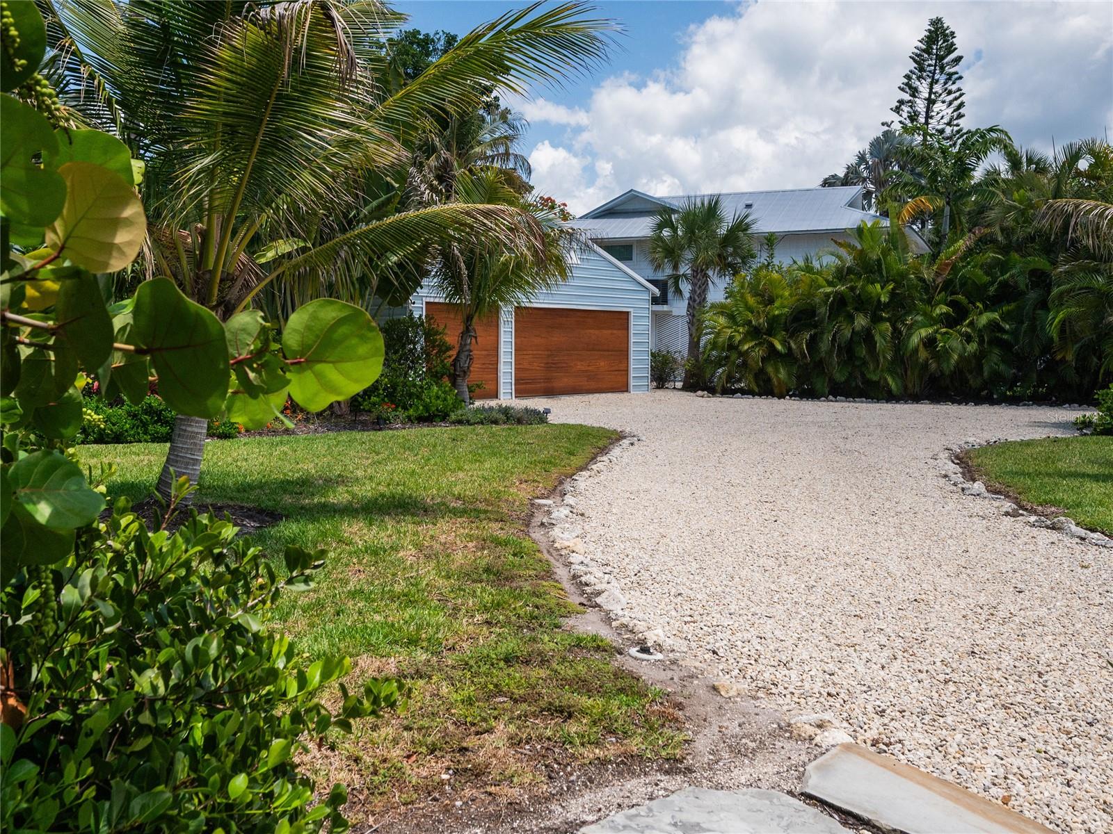 LUANA ISLES - Land