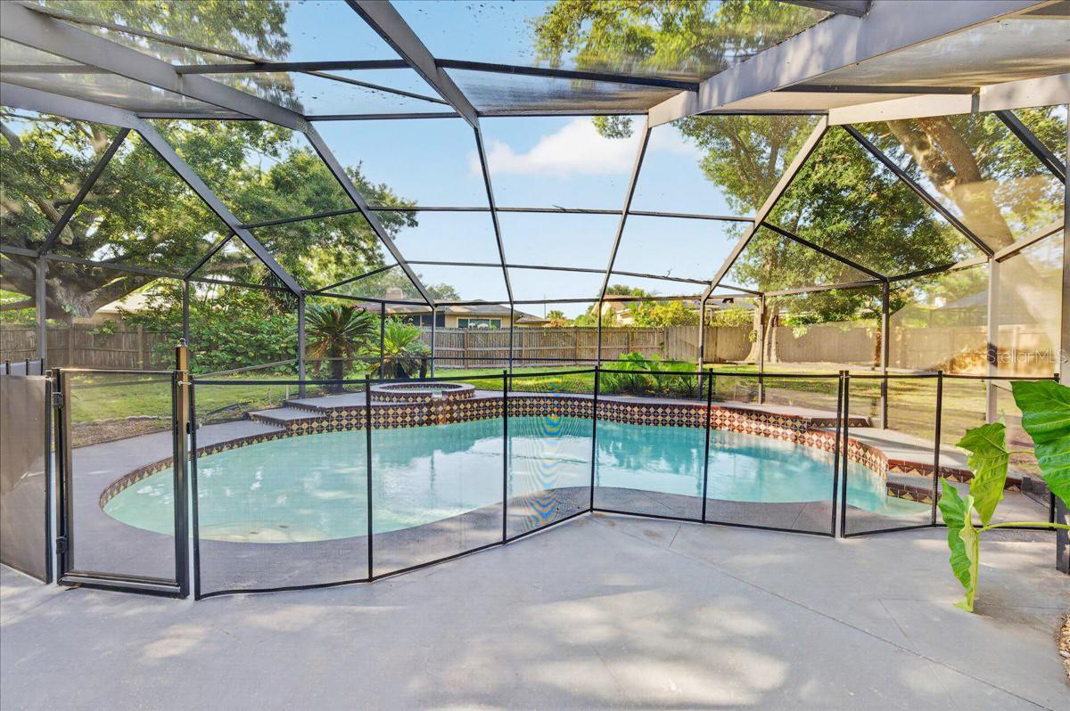 LAKE VALENCIA - - Residential