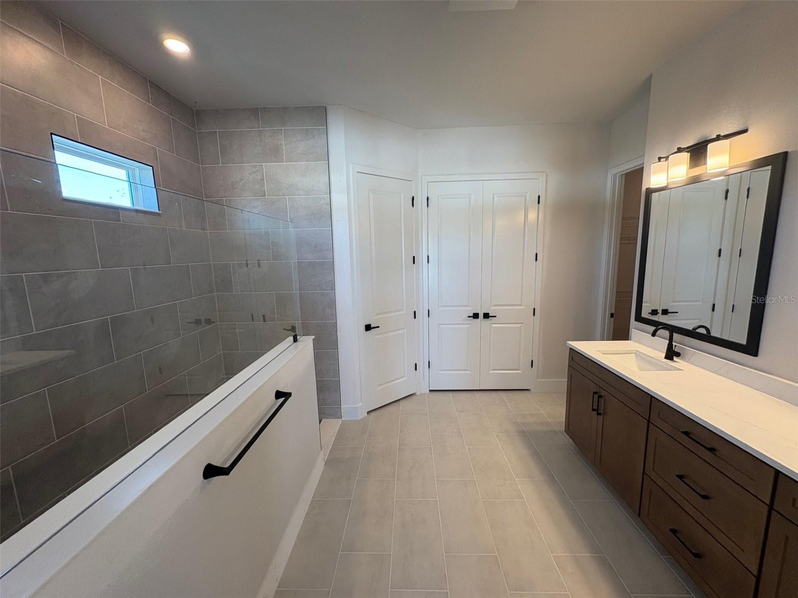 LAKEVIEW CROSSING - Residential