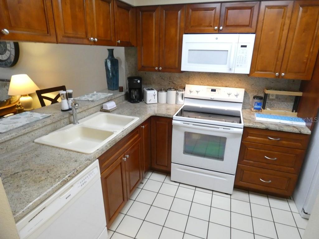 CARMEL OF BRYN-MAWR CONDO - Residential