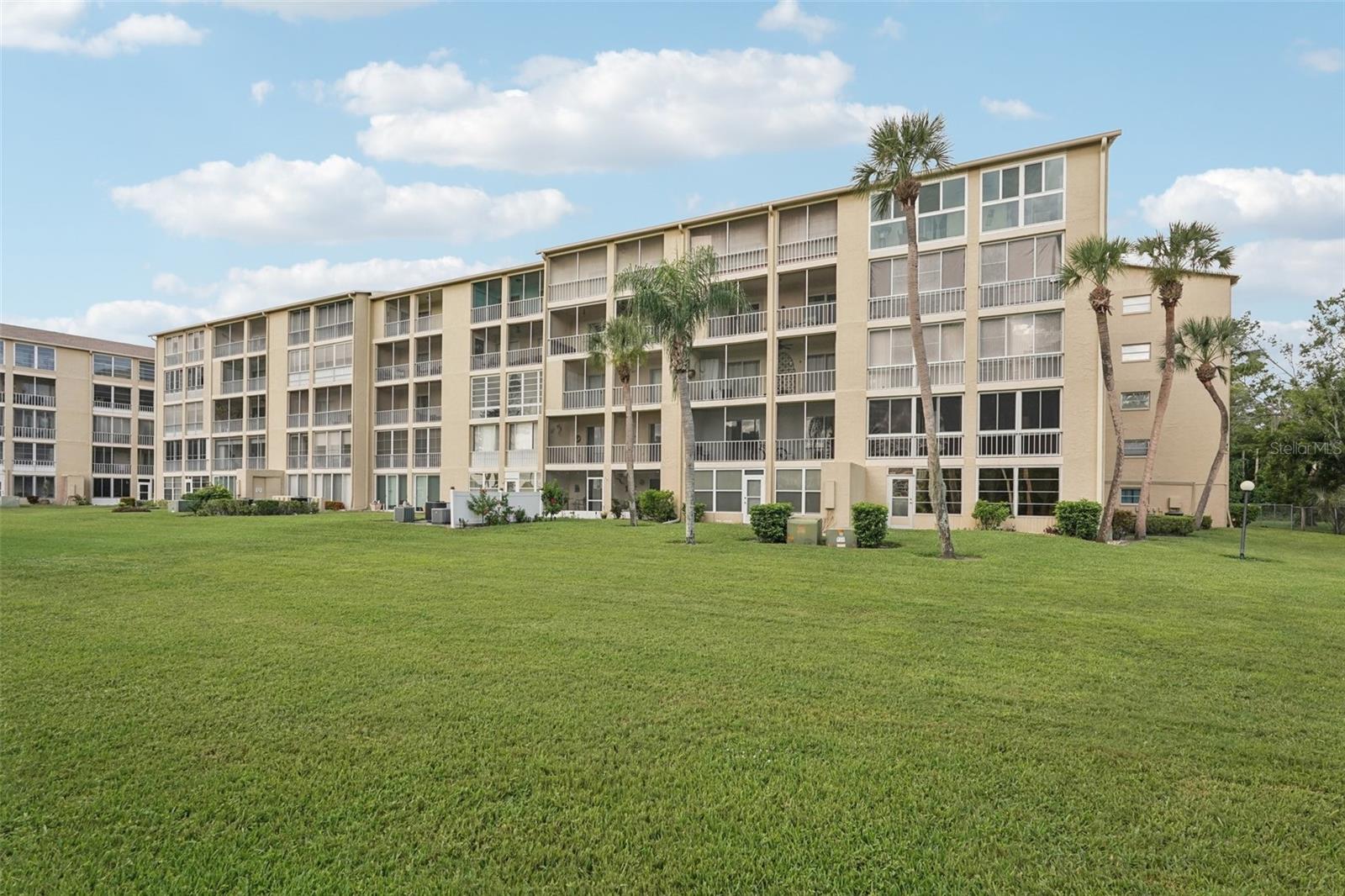 BAYSHORE ON THE LAKE - Residential