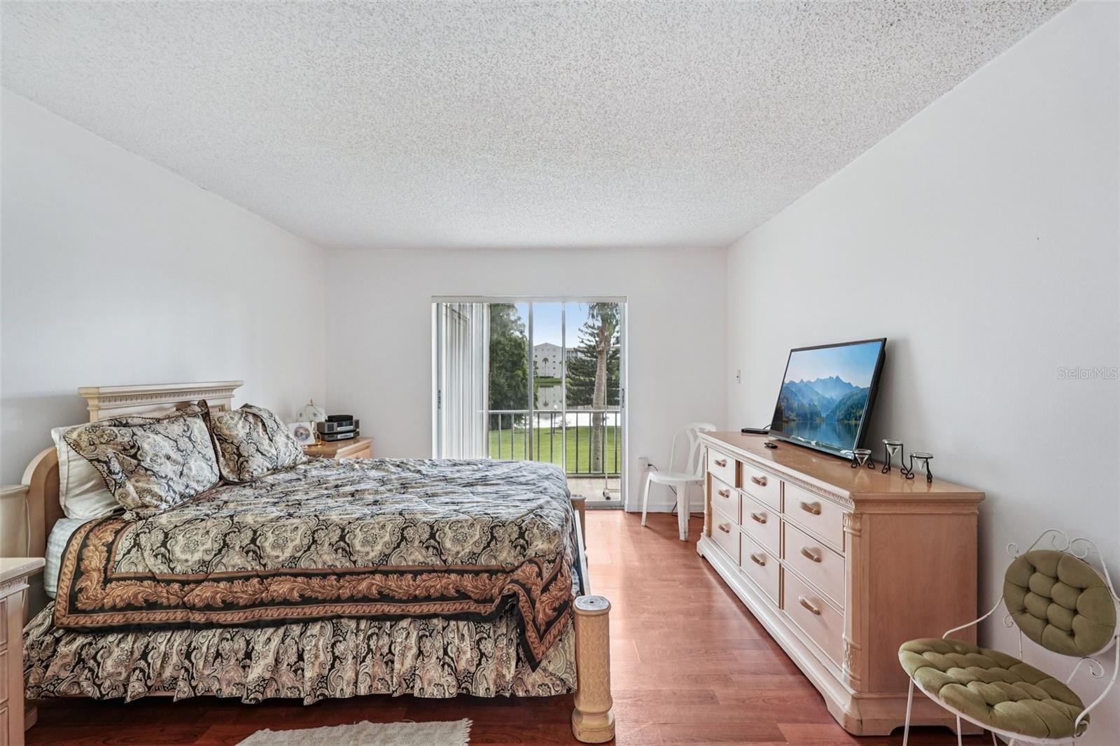 BAYSHORE ON THE LAKE - Residential