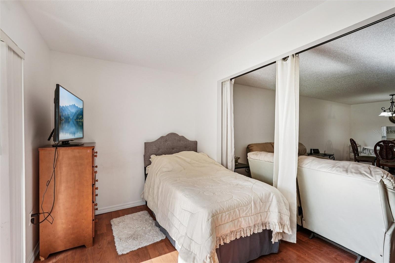 BAYSHORE ON THE LAKE - Residential