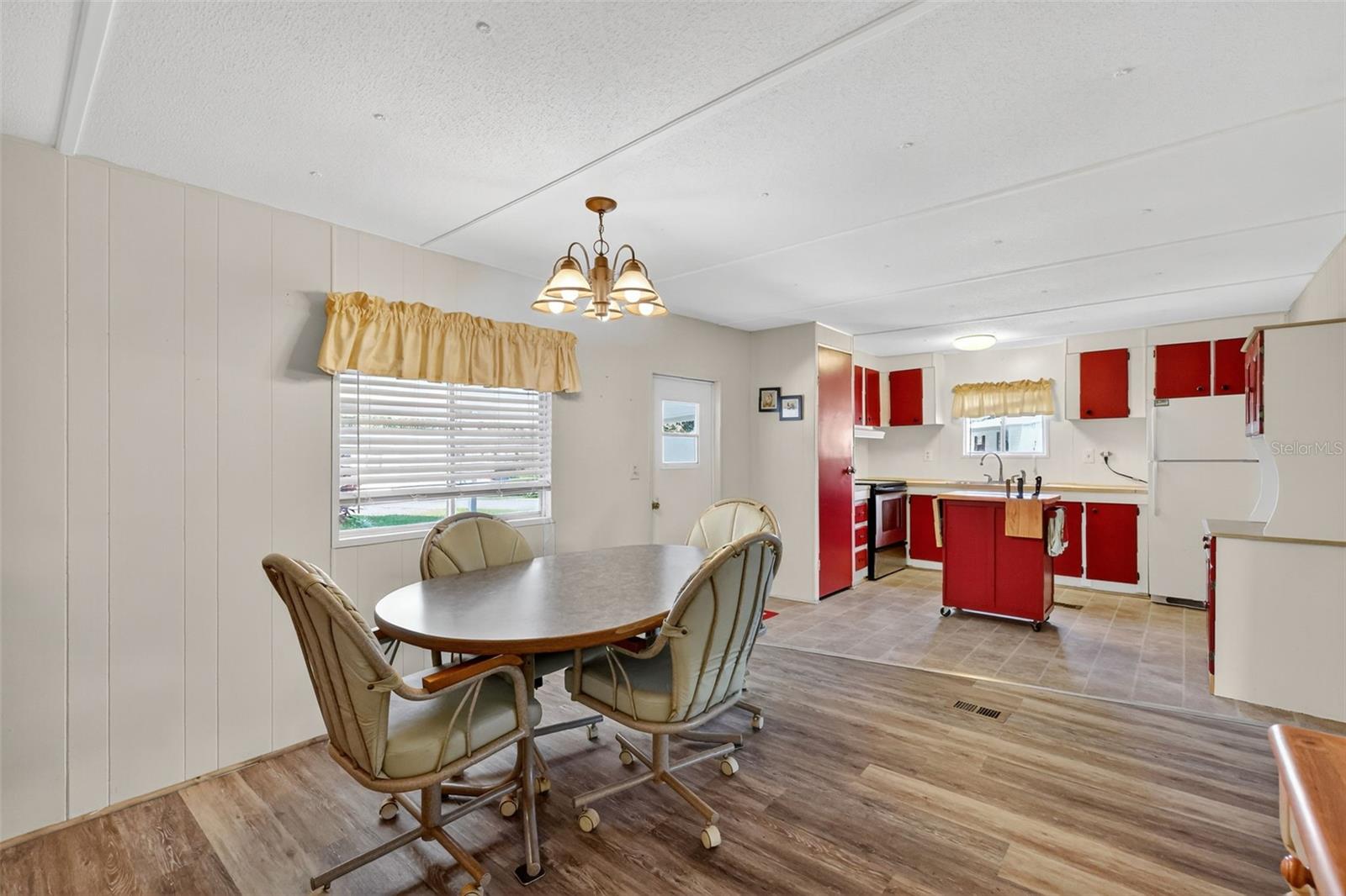 BONFIRE MOBILE HOME VILLAGE SUB - Residential