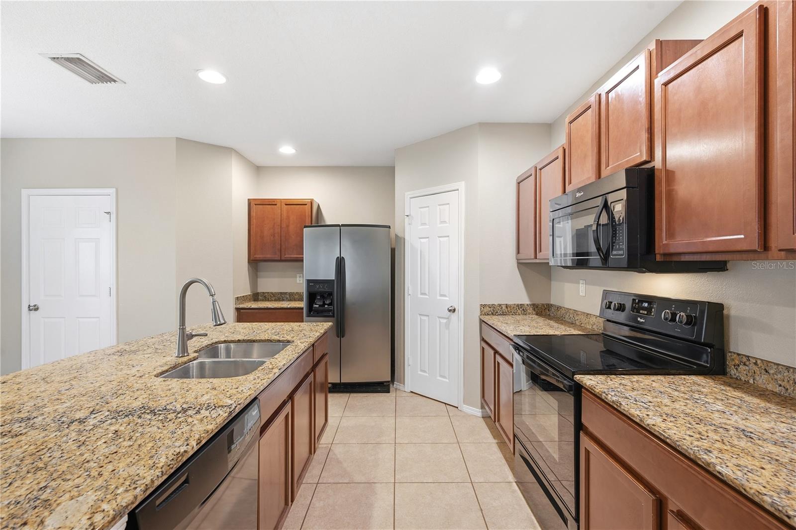 MAGNOLIA PARK CENTRAL PH B - Residential