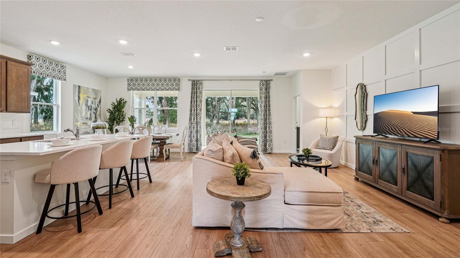 TWISTED OAKS - Residential
