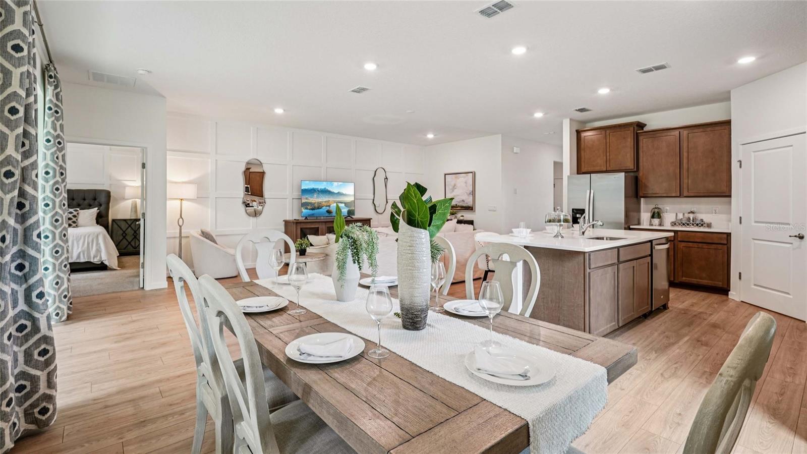 TWISTED OAKS - Residential
