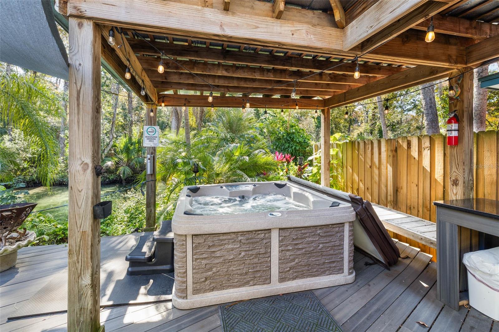 WEEKI WACHEE SHORES - Residential