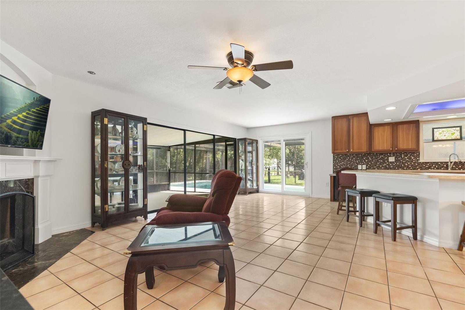 SHADOW LAKES - Residential