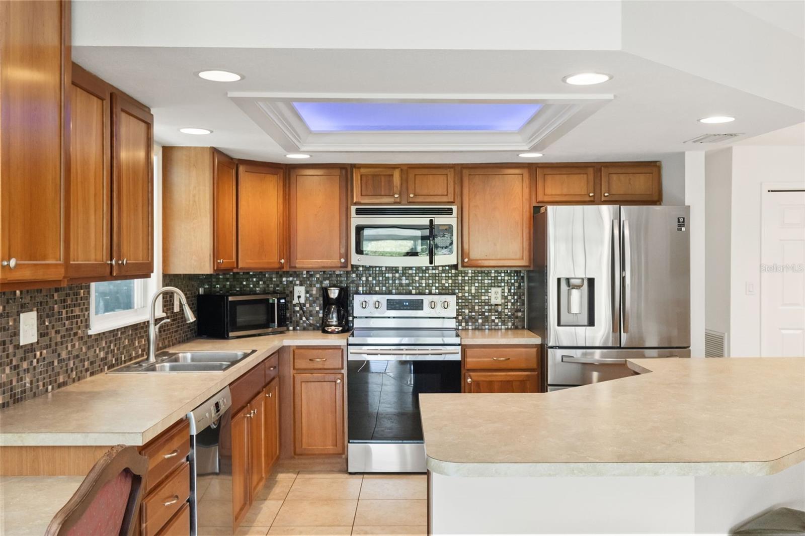 SHADOW LAKES - Residential