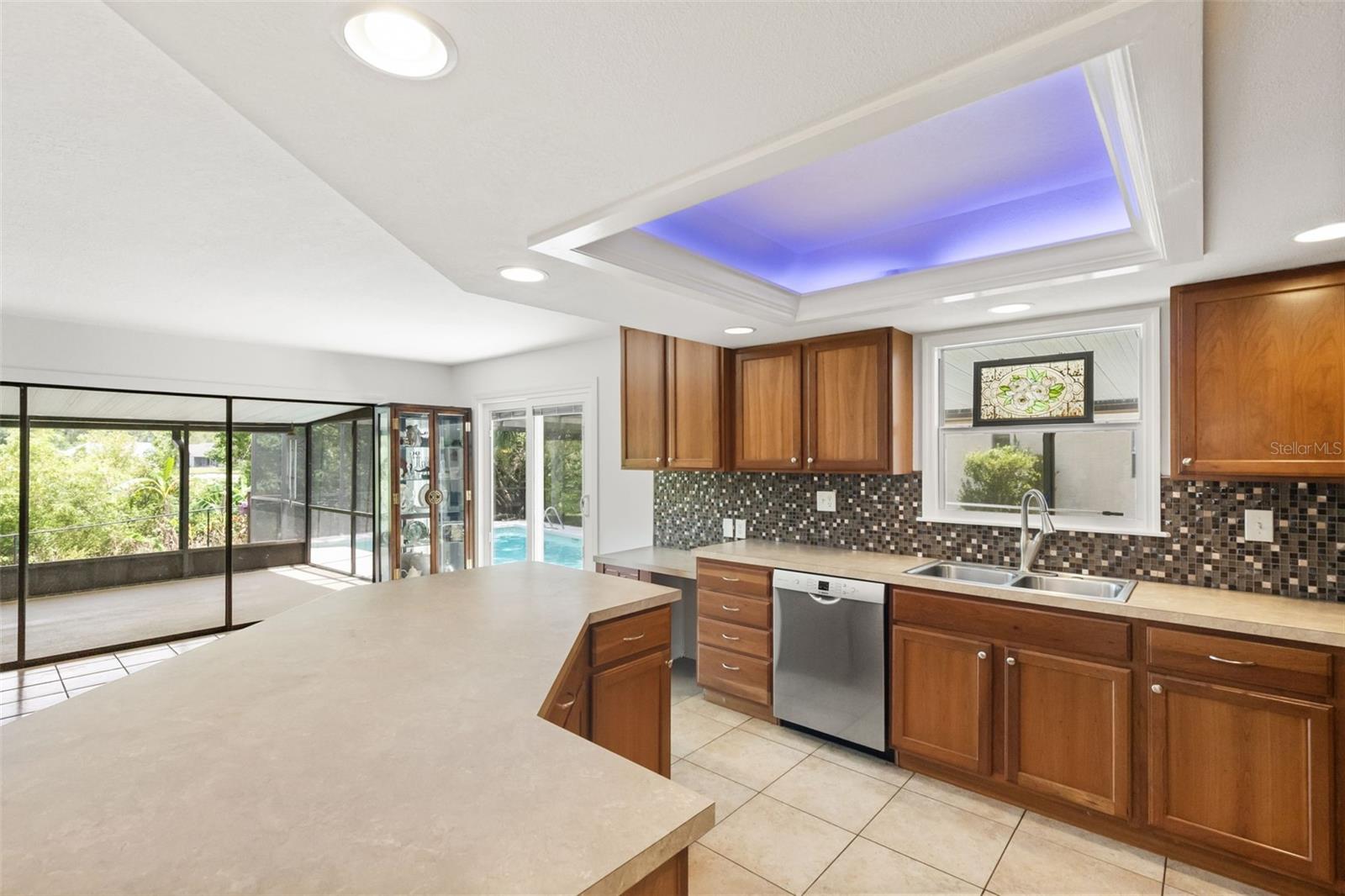 SHADOW LAKES - Residential