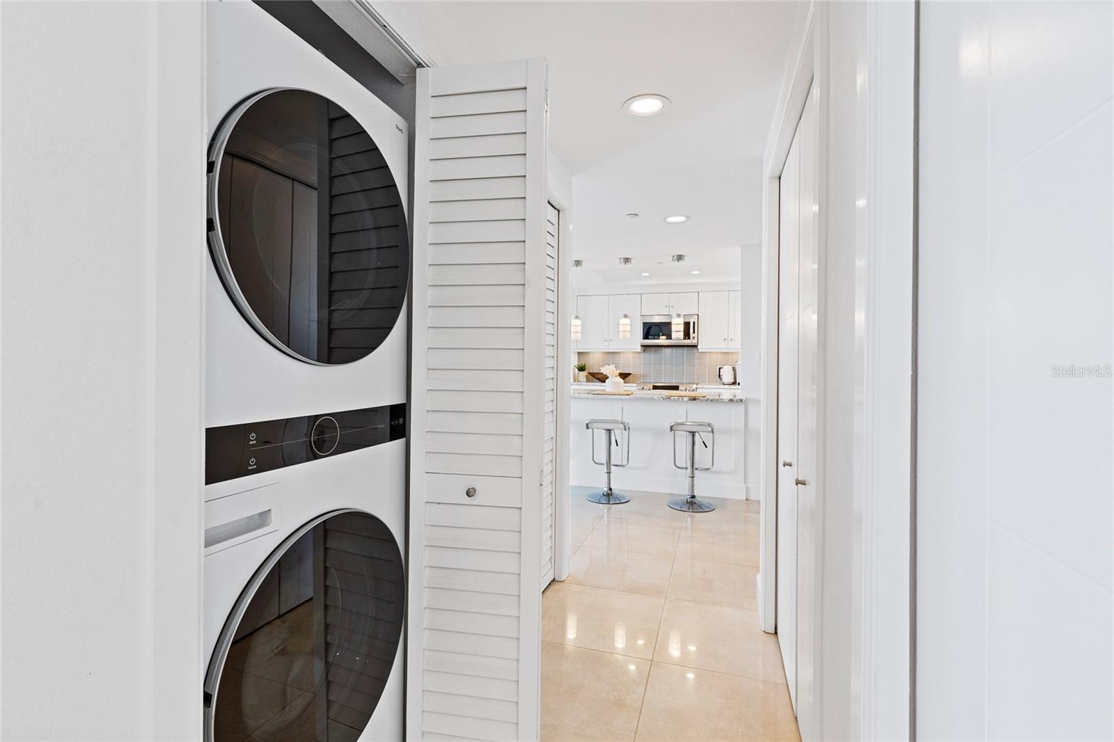 ULTIMAR ONE CONDO - Residential