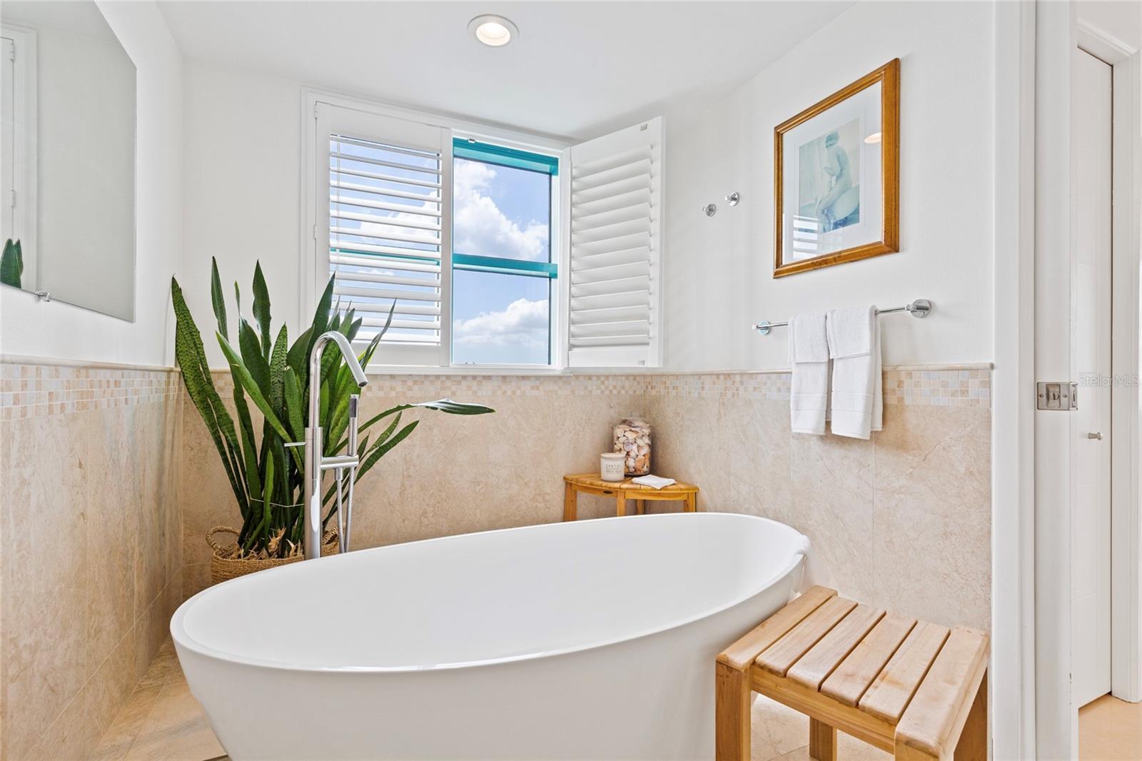 ULTIMAR ONE CONDO - Residential