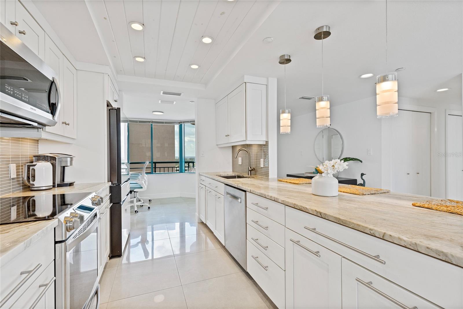 ULTIMAR ONE CONDO - Residential