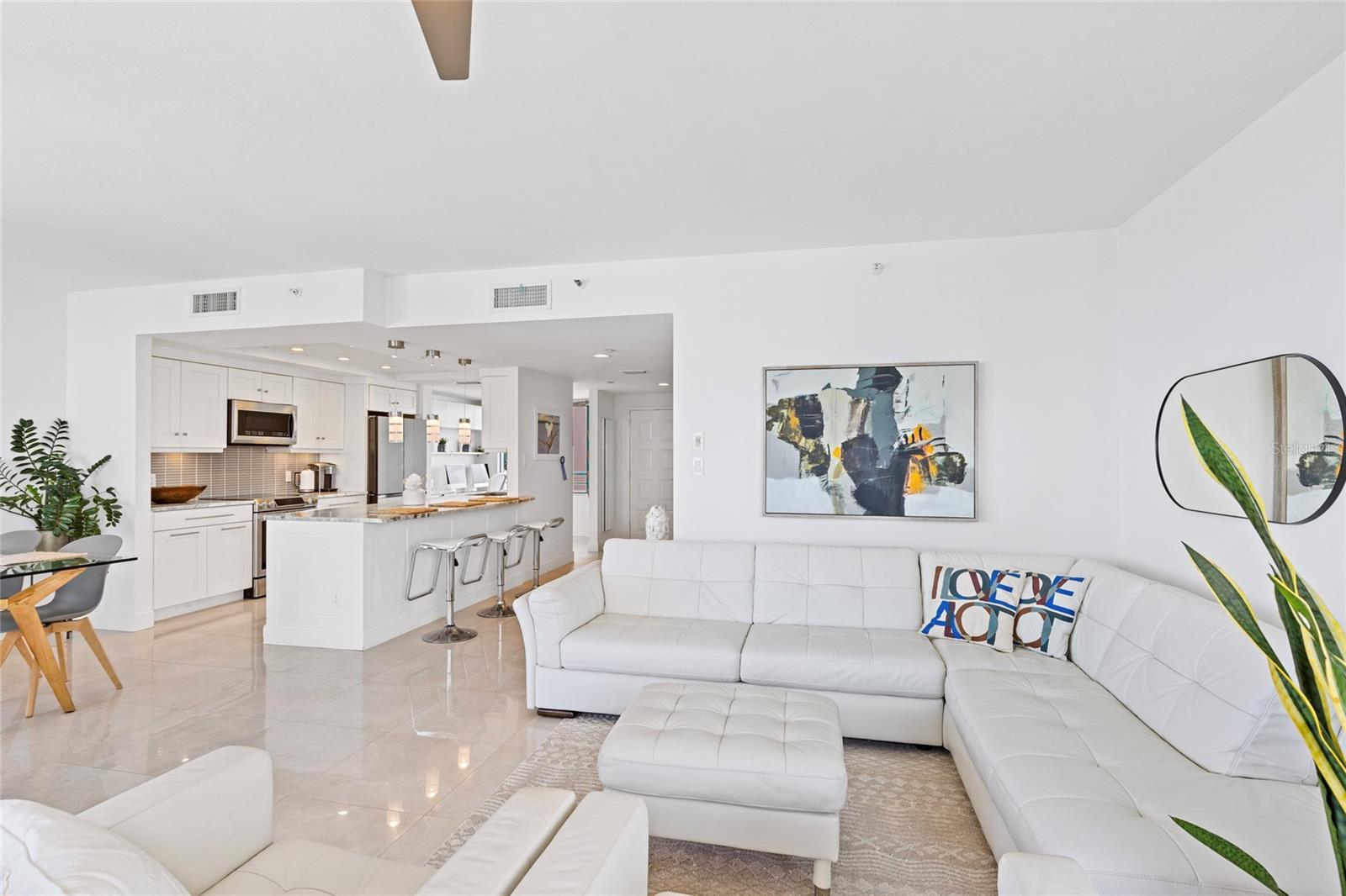 ULTIMAR ONE CONDO - Residential