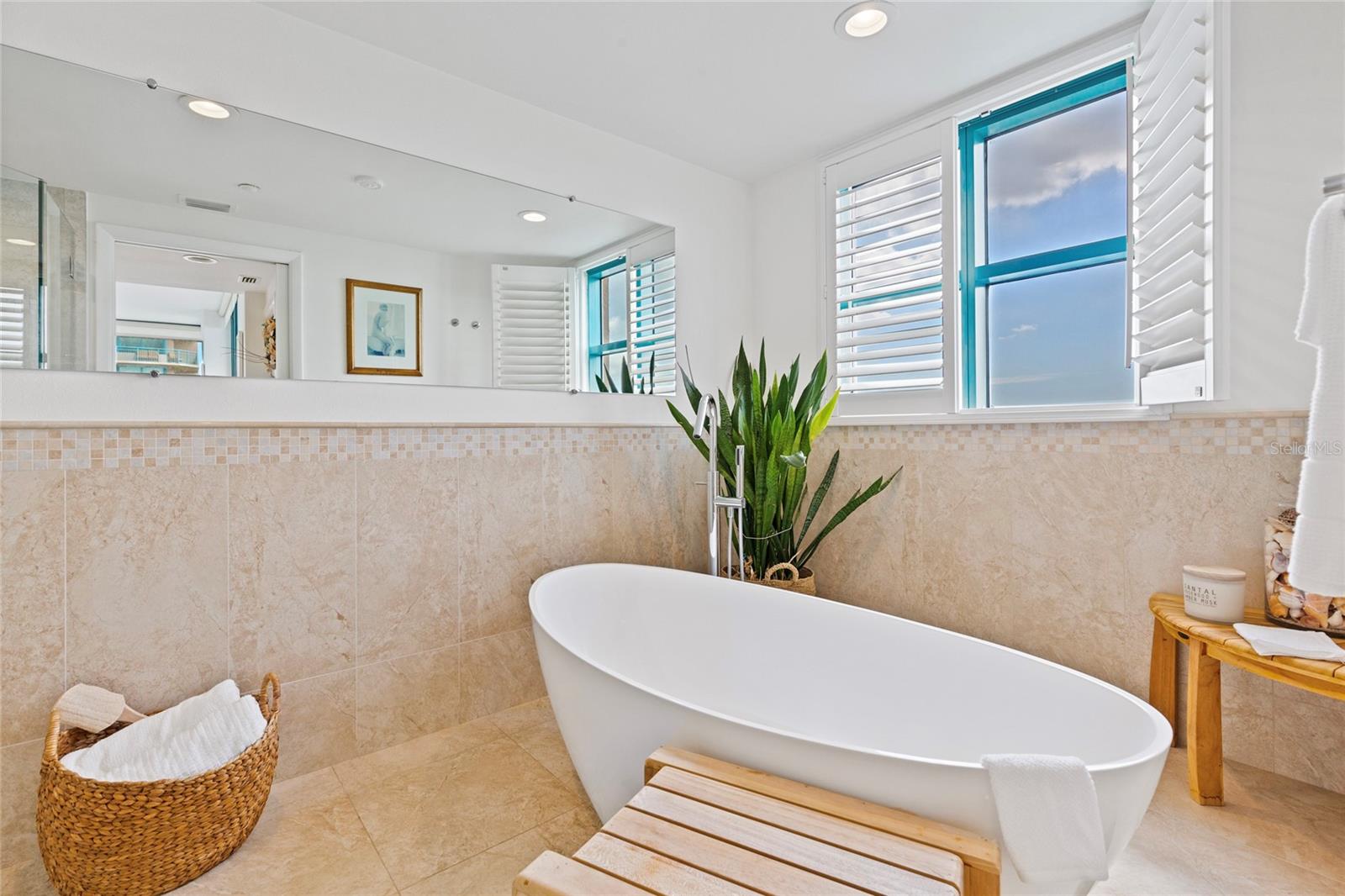 ULTIMAR ONE CONDO - Residential