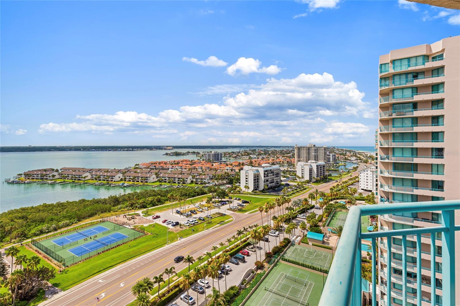 ULTIMAR ONE CONDO - Residential
